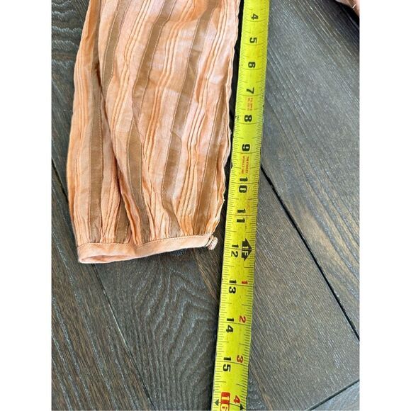 C64 NEEM Living NWT NL Cara Top Muddy Rose Wrap Crop Top V Neck Size Small - Picture 10 of 10